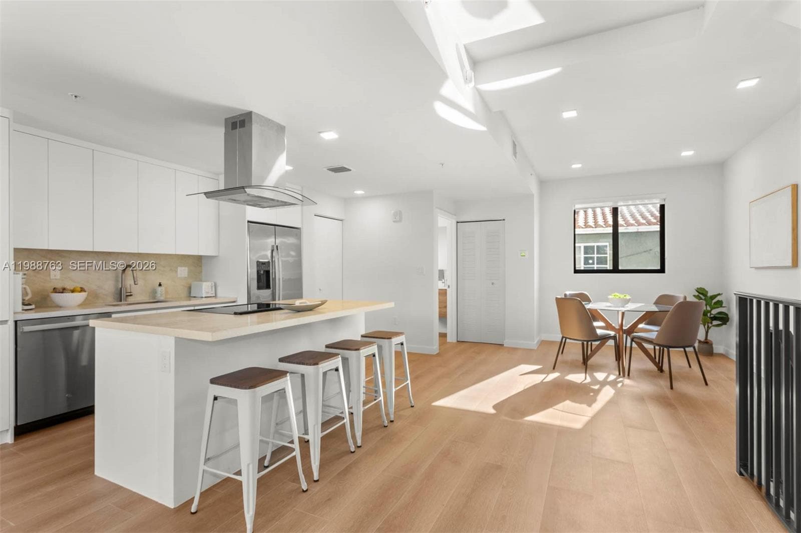 1376 SW 4th St # 7, Miami, FL 33135 — zdjęcie 3