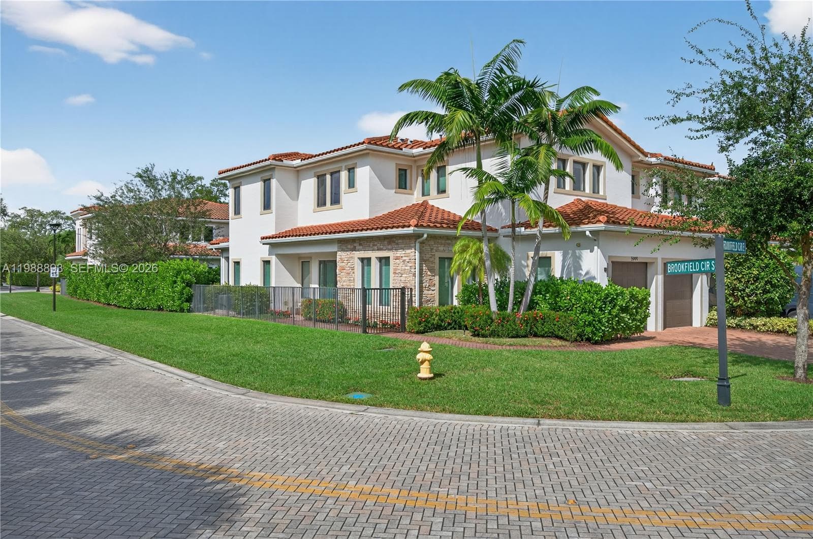 5999 E Brookfield Cir E, Hollywood, FL 33312 — zdjęcie 2