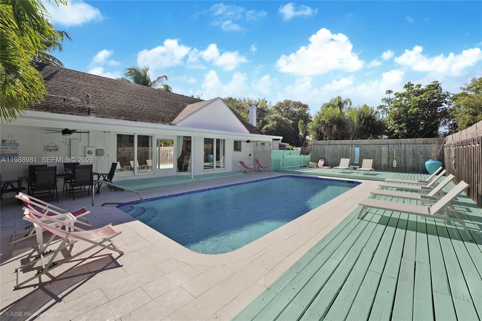 212 SW 1st Ave, Hallandale Beach, FL 33009 — zdjęcie 2