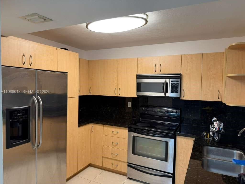 2750 NE 183rd St # 1201, Aventura, FL 33160