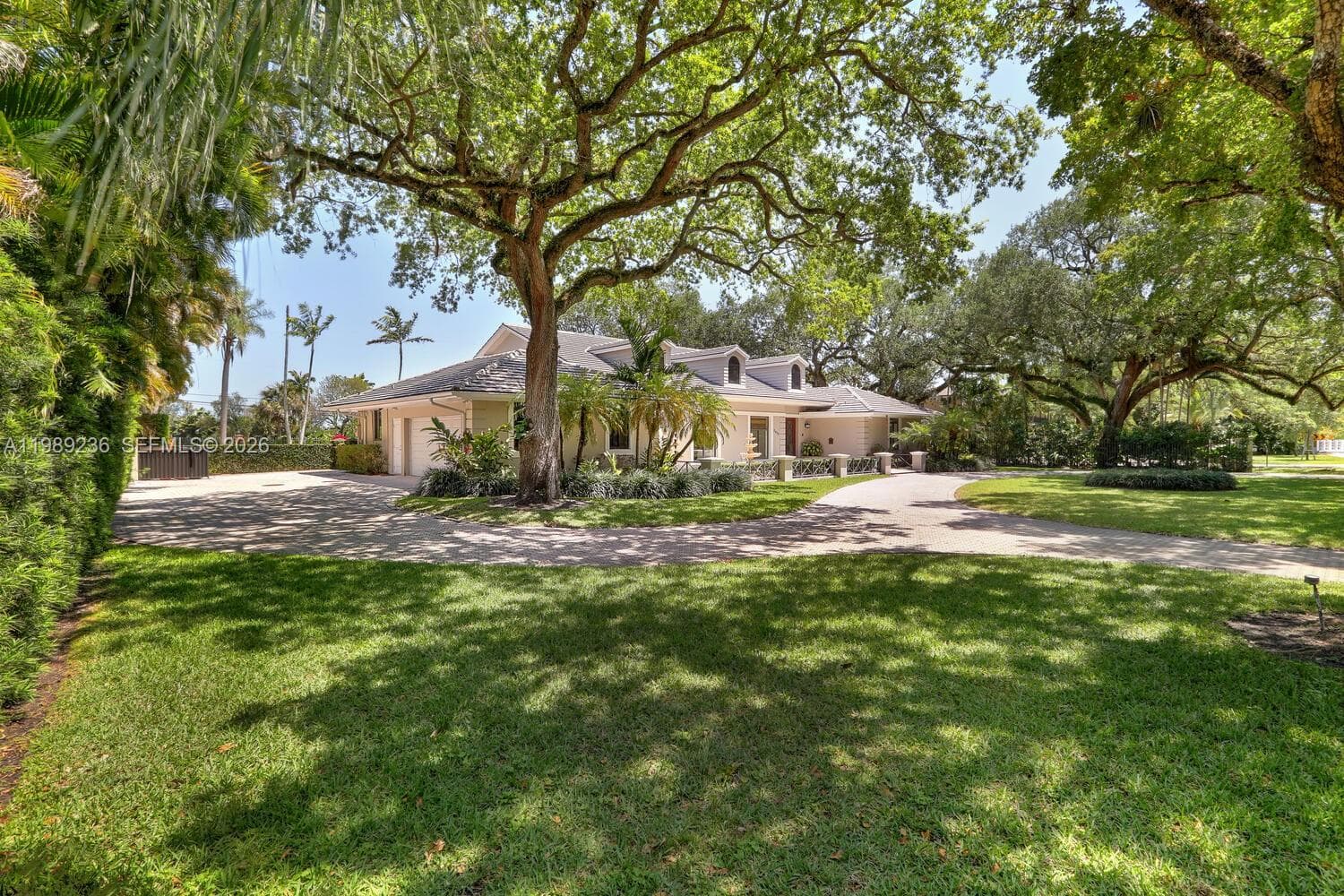 3425 Alhambra Cir, Coral Gables, FL 33134 — zdjęcie 2