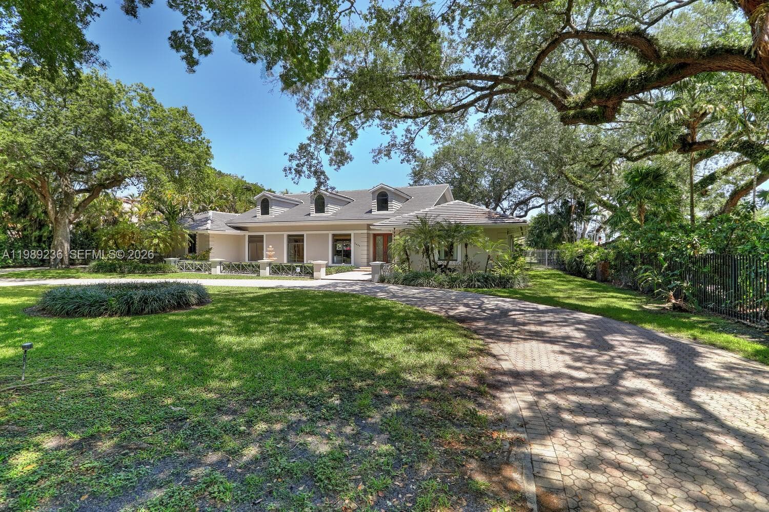 3425 Alhambra Cir, Coral Gables, FL 33134 — zdjęcie 3