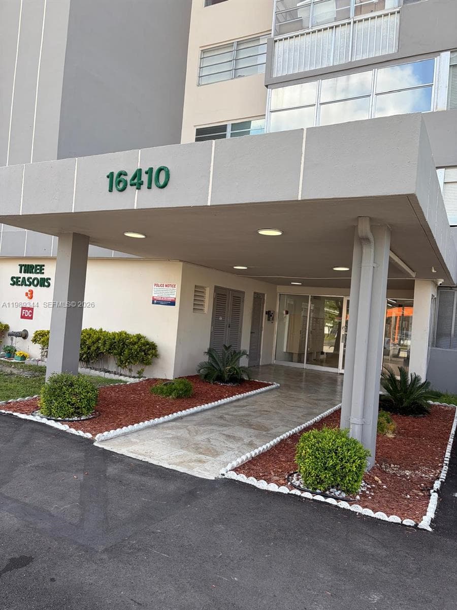 16410 Miami Dr # 504, North Miami Beach, FL 33162