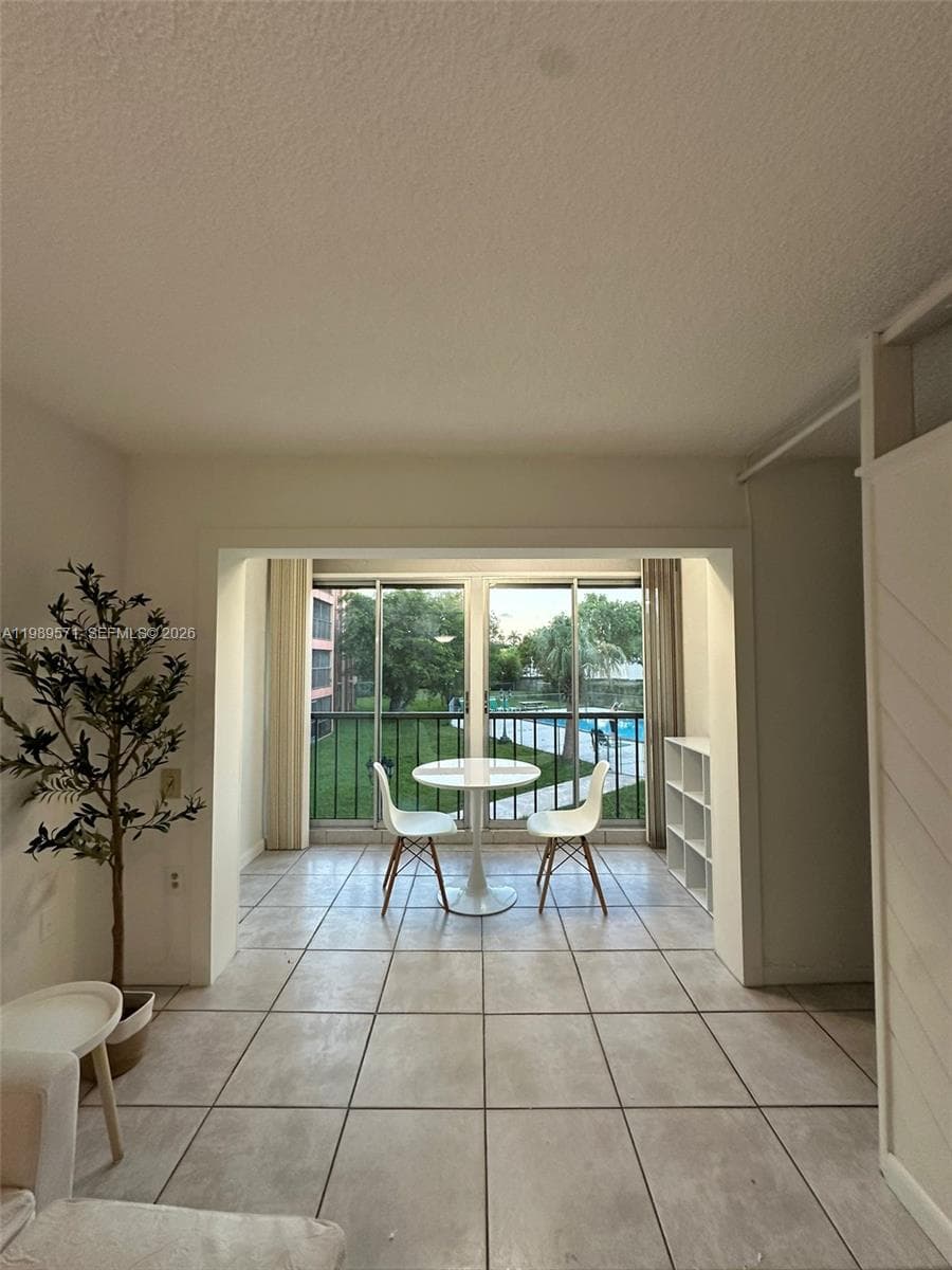 9405 W Flagler St # D204, Miami, FL 33174 — zdjęcie 3