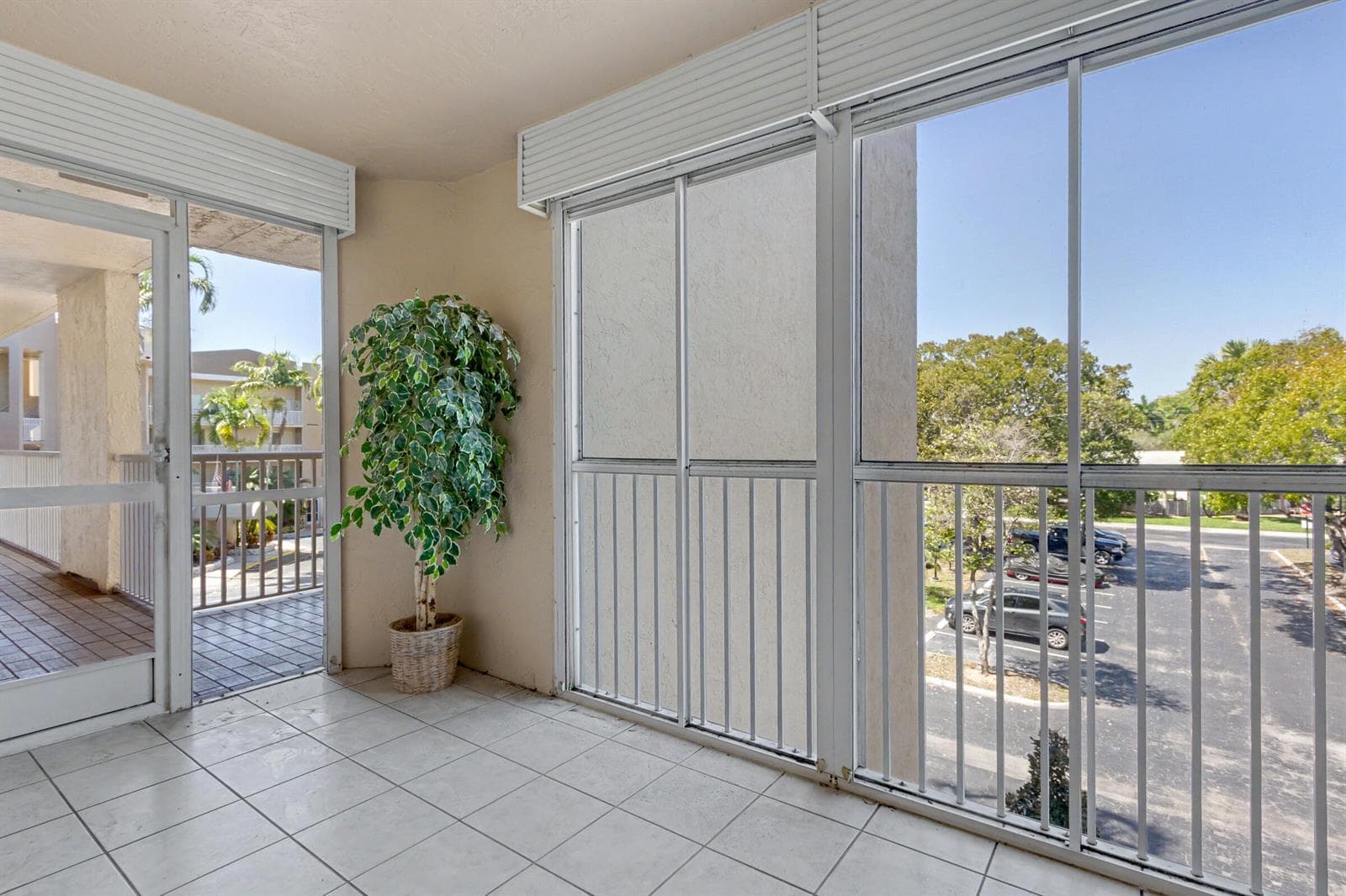 7552 Trent Drive # 301, Tamarac, FL 33321 — zdjęcie 4