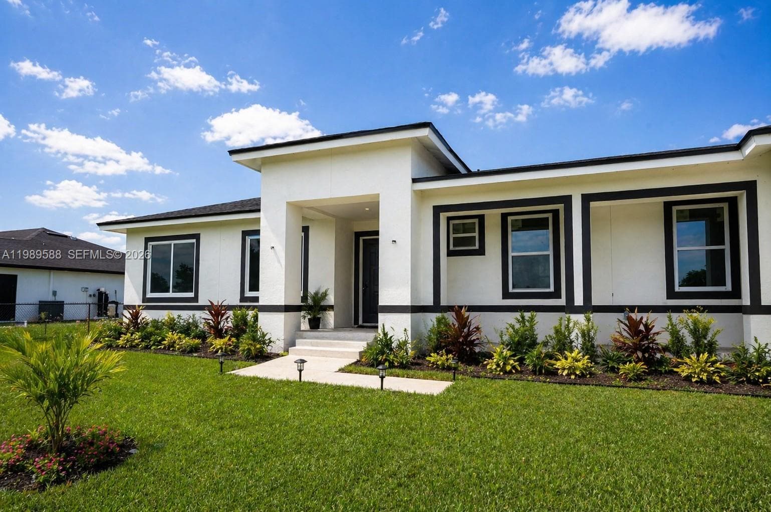 1715 McArthur Ave, Lehigh Acres, FL 33972 — zdjęcie 2