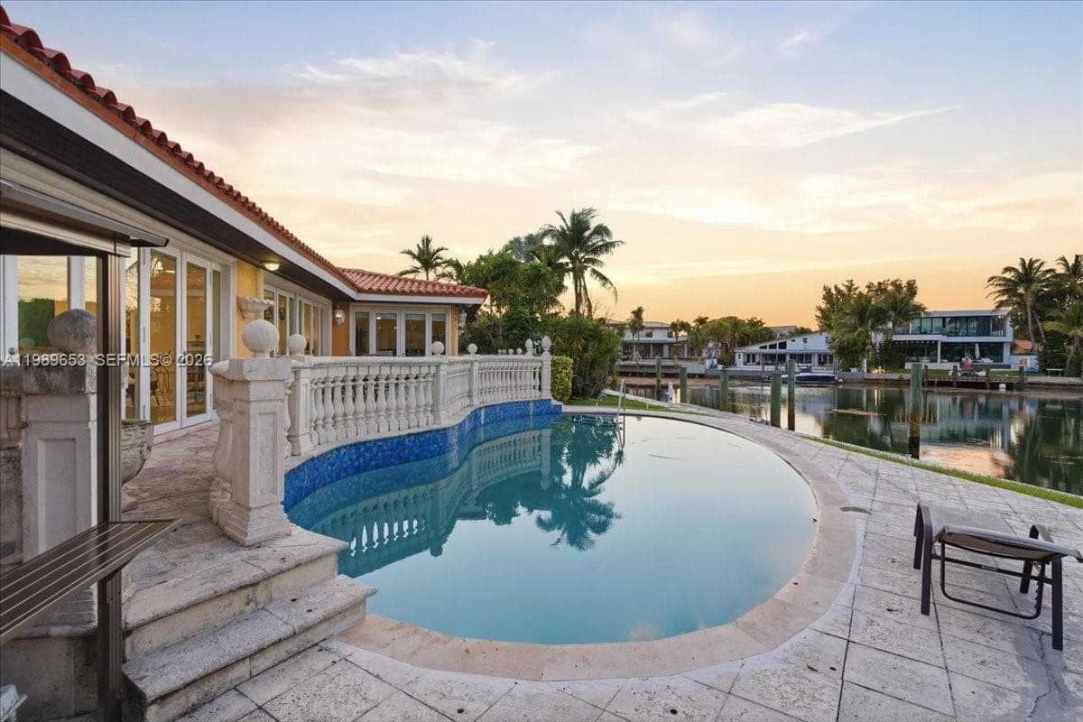 1249 Biscaya Dr, Surfside, FL 33154 — zdjęcie 5