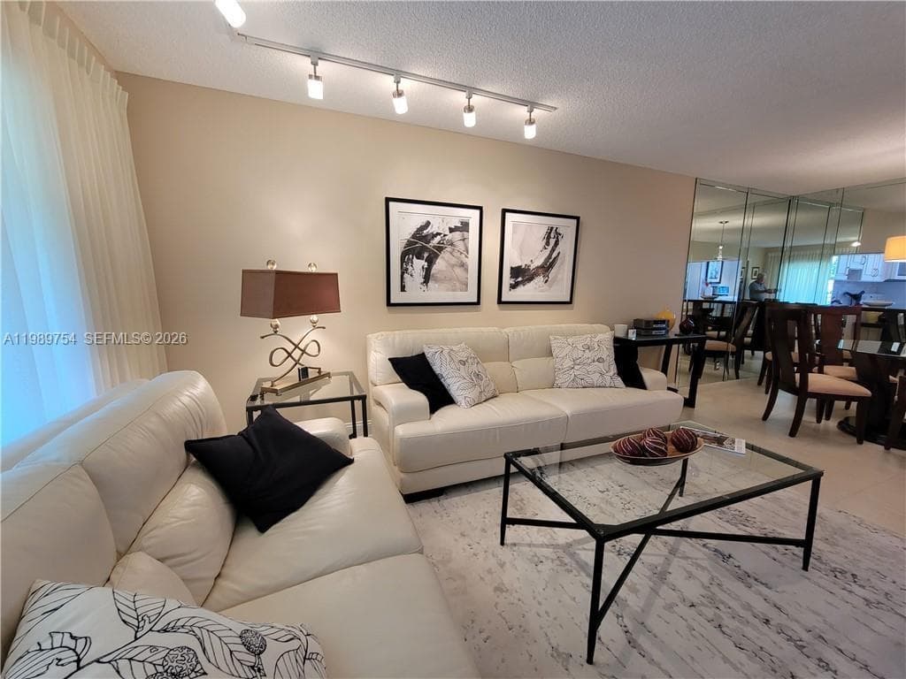 3774 Inverrary Blvd # 103P, Lauderhill, FL 33319