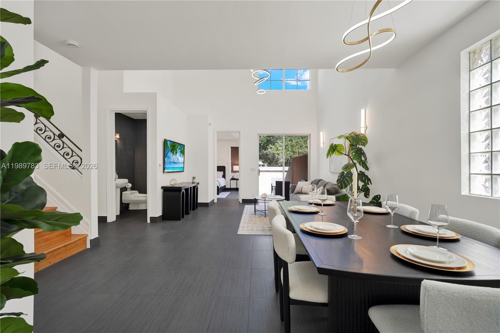 1251 Hayes St, Hollywood, FL 33019 — zdjęcie 2