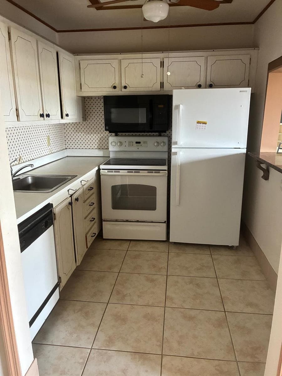 700 Village Green Court # 306, Palm Springs, FL 33461 — zdjęcie 4