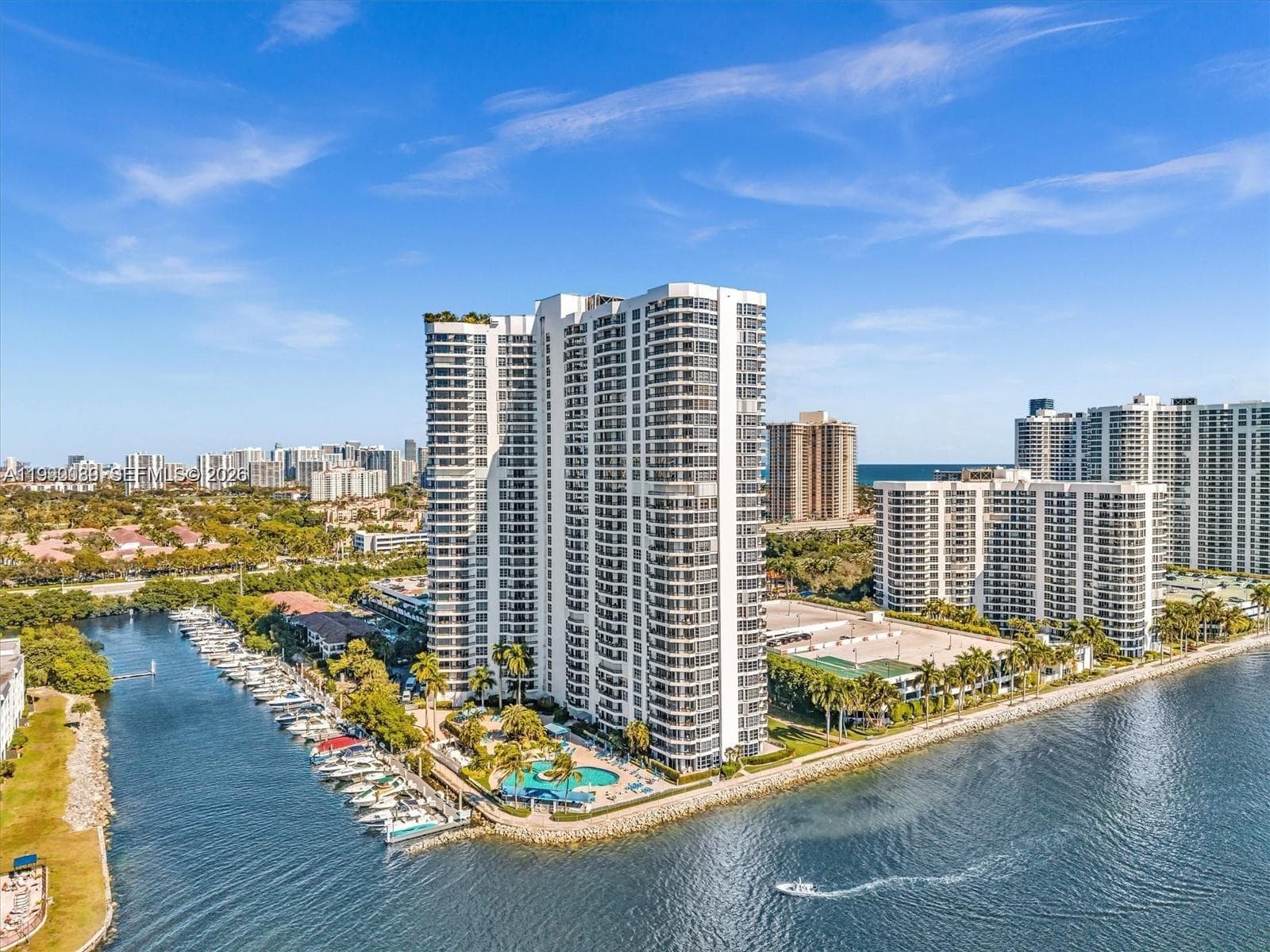3530 Mystic Pointe Dr # 114, Aventura, FL 33180