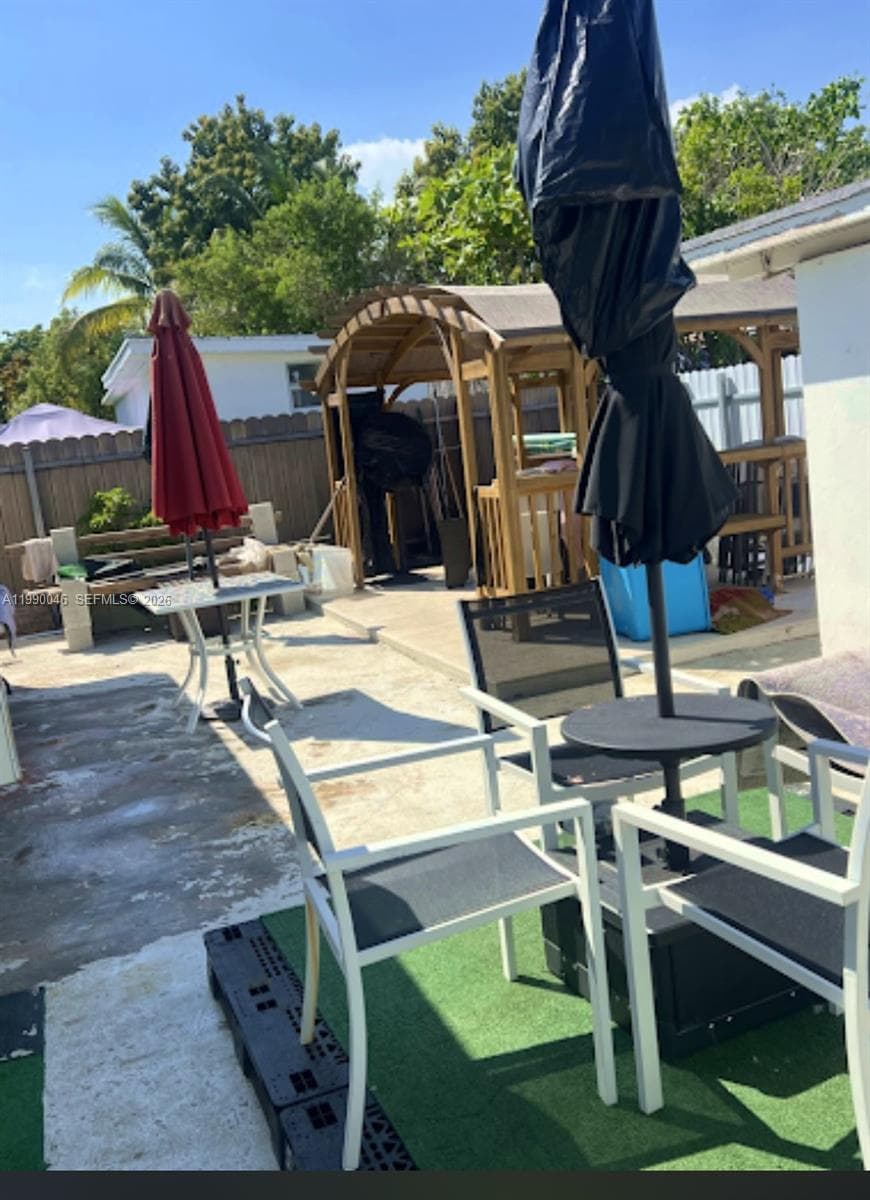 2373 NW 33rd St, Miami, FL 33142 — zdjęcie 2