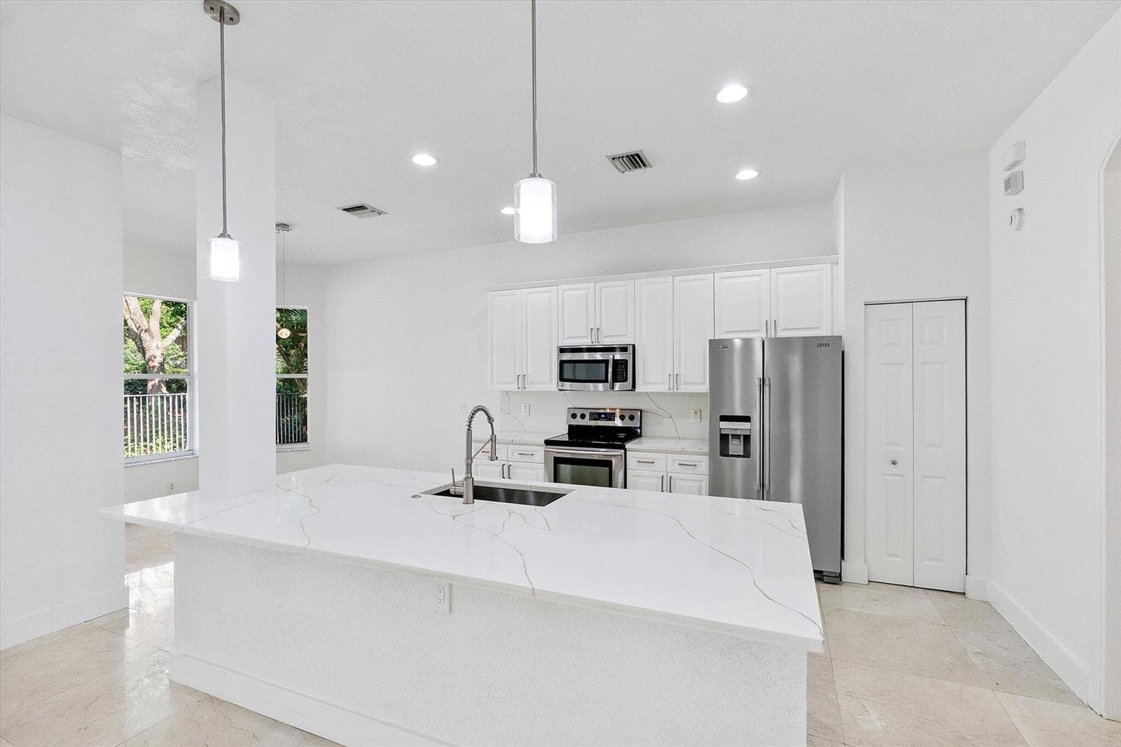 2013 Harbor View Circle, Weston, FL 33327 — zdjęcie 3
