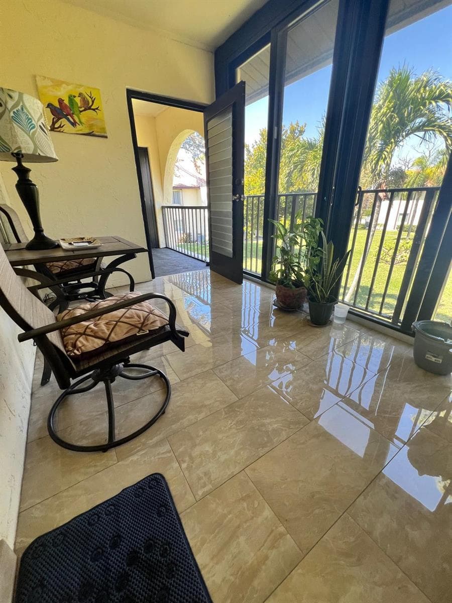 3561 Pine Tree Court # C-2, FL 33463 — zdjęcie 4