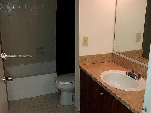 7235 NW 179th St # 103, Hialeah, FL 33015 — zdjęcie 3