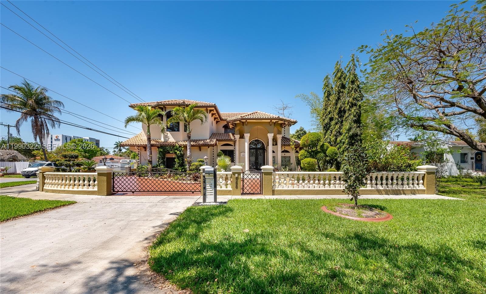 588 Miller Dr, Miami Springs, FL 33166 — zdjęcie 2