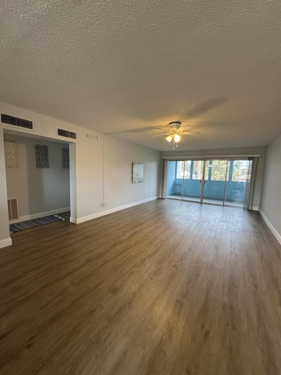 1310 NE 14th Court # Apt K19, Jensen Beach, FL 34957 — zdjęcie 3