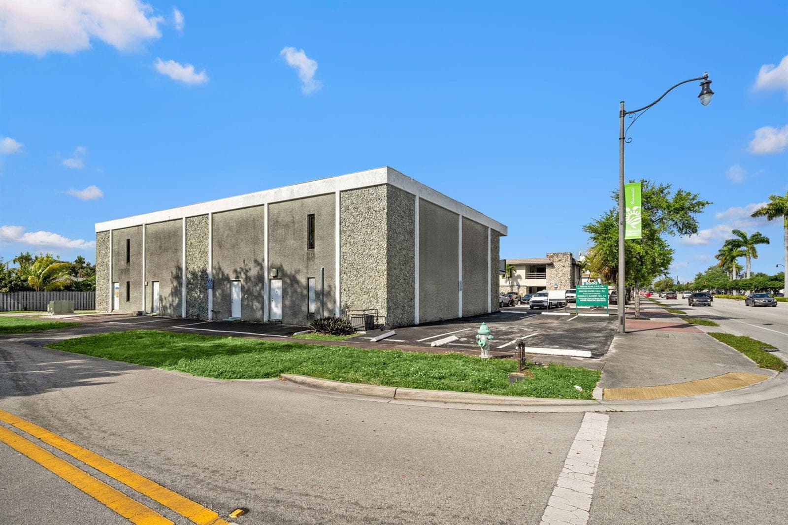 5000 Hollywood Boulevard, Hollywood, FL 33021 — zdjęcie 2