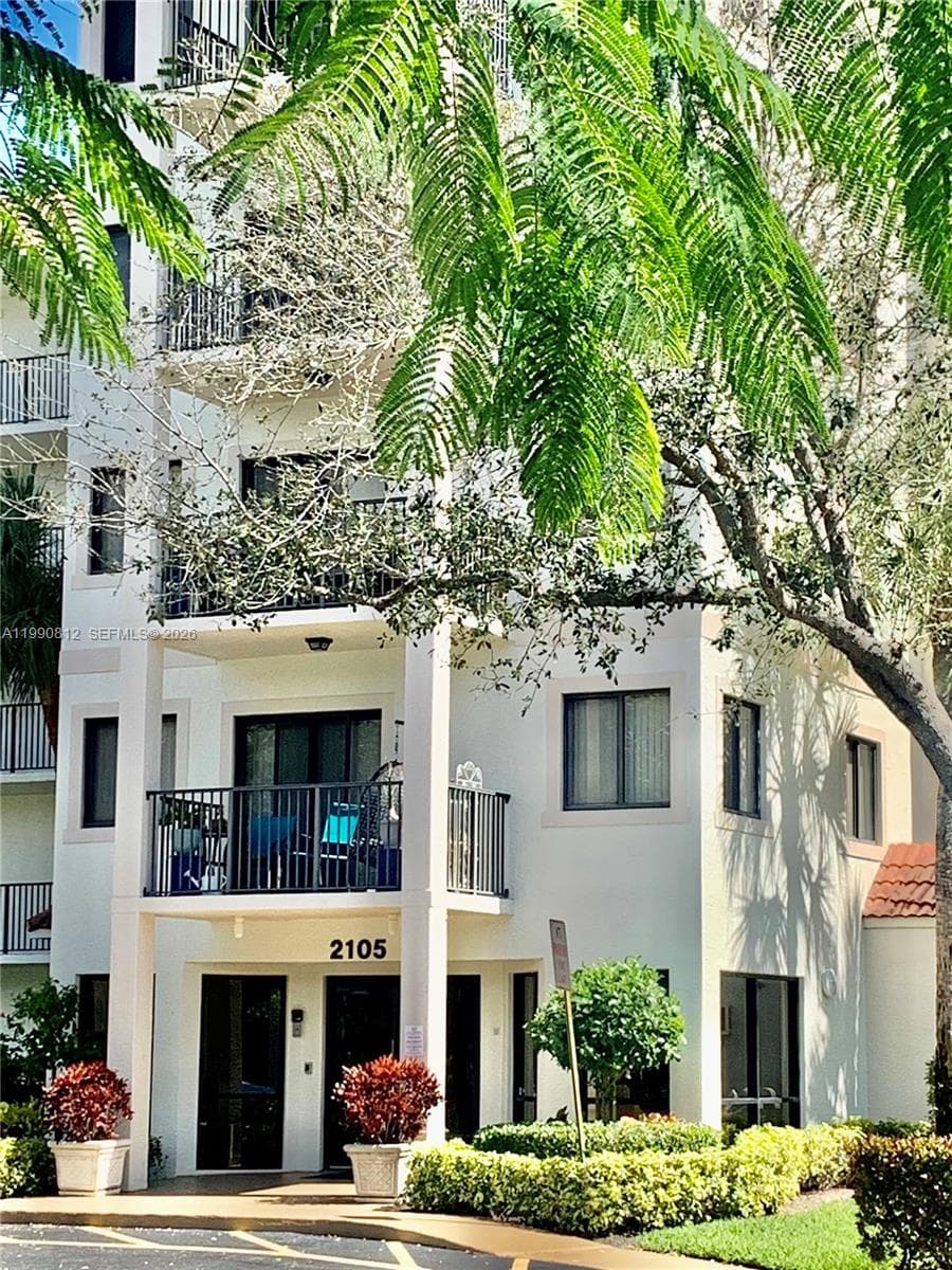 2105 Lavers Cir # 501, Delray Beach, FL 33444
