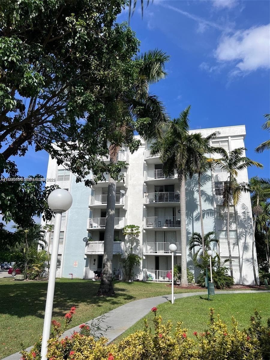 486 NW 165th St Rd # B-405, Miami, FL 33169