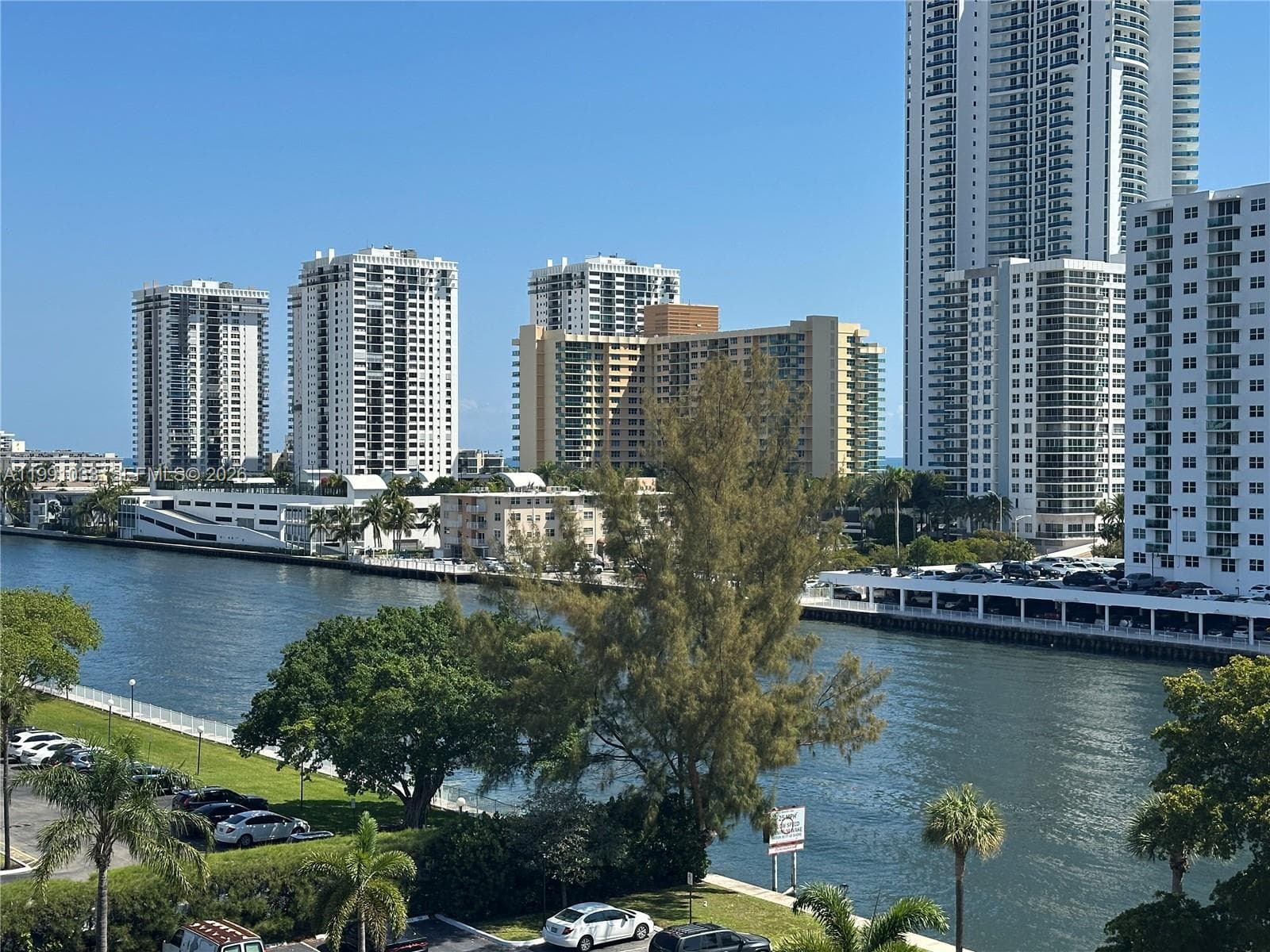 600 Parkview Dr # 717, Hallandale Beach, FL 33009
