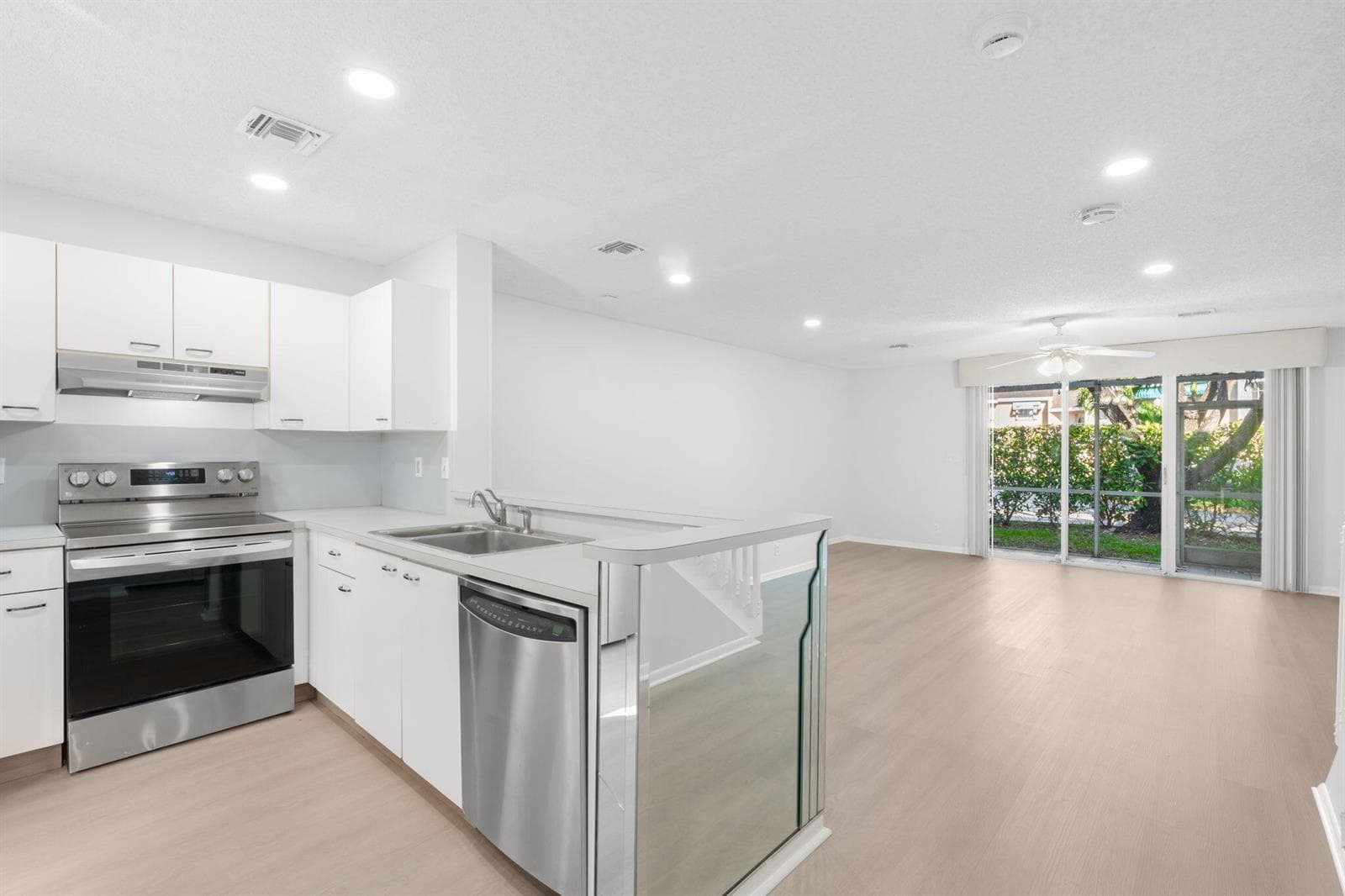 7107 Woodmont Way, Tamarac, FL 33321 — zdjęcie 4