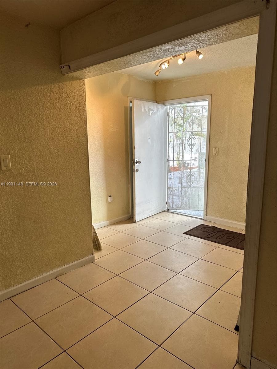 12890 NE 8th Ave # 107, North Miami, FL 33161 — zdjęcie 5