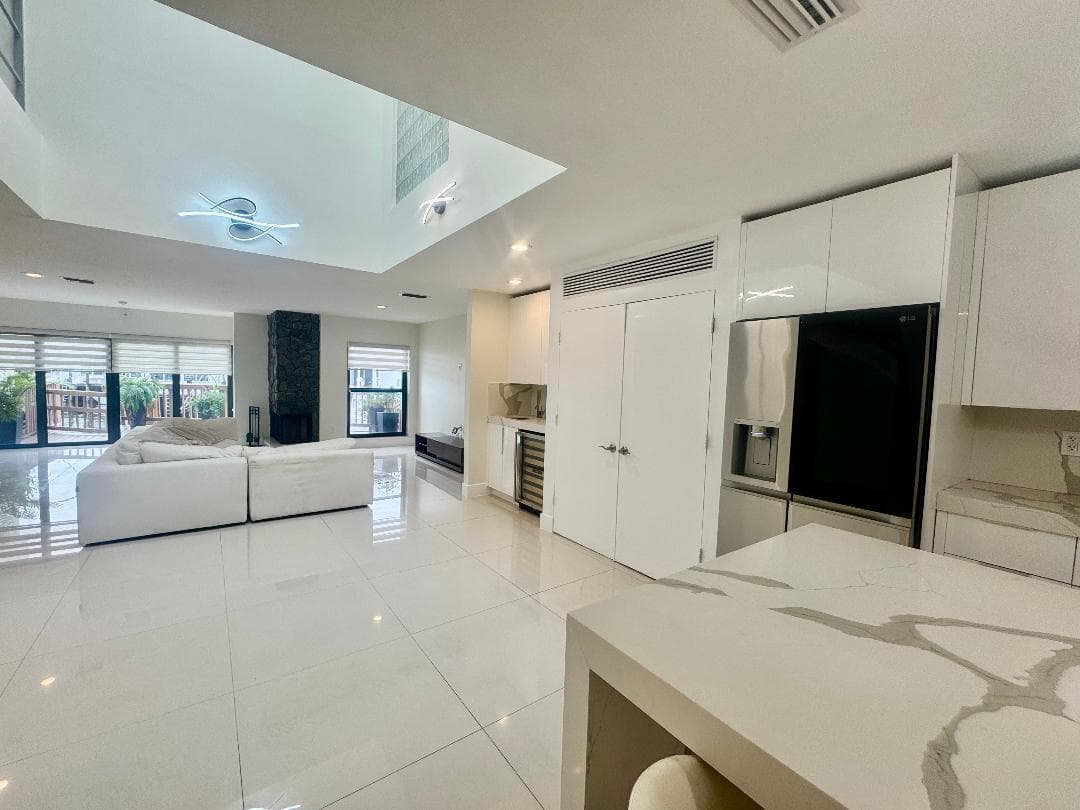 1127 Boca Cove Lane, Highland Beach, FL 33487 — zdjęcie 2