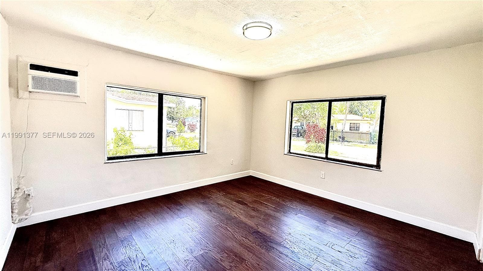 1352 NW 112th Ter, Miami, FL 33167 — zdjęcie 5
