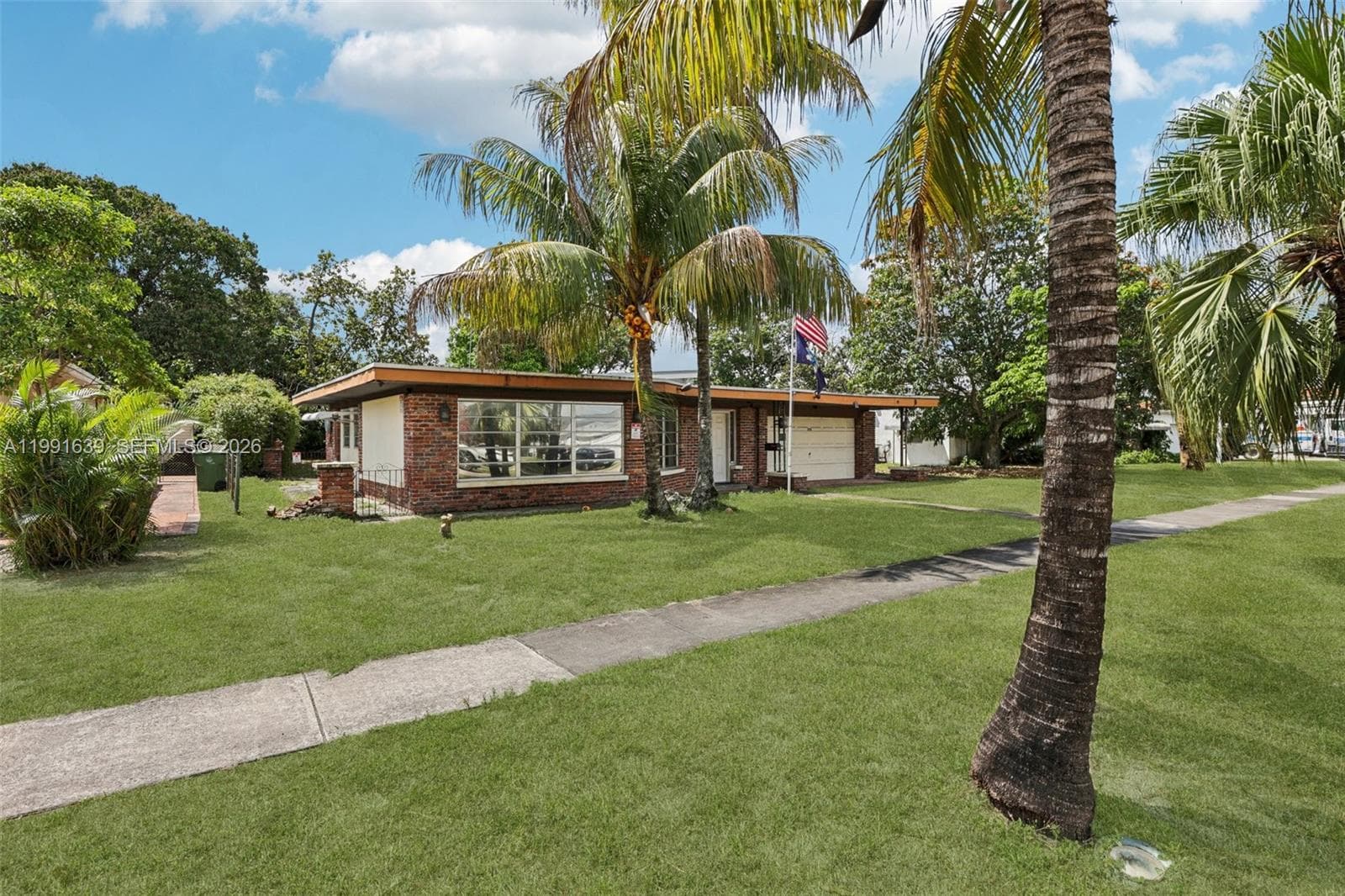 272 W 46th St, Hialeah, FL 33012 — zdjęcie 3