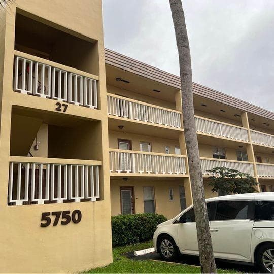 5750 NW 64th Avenue # 201, Tamarac, FL 33319 — zdjęcie 3