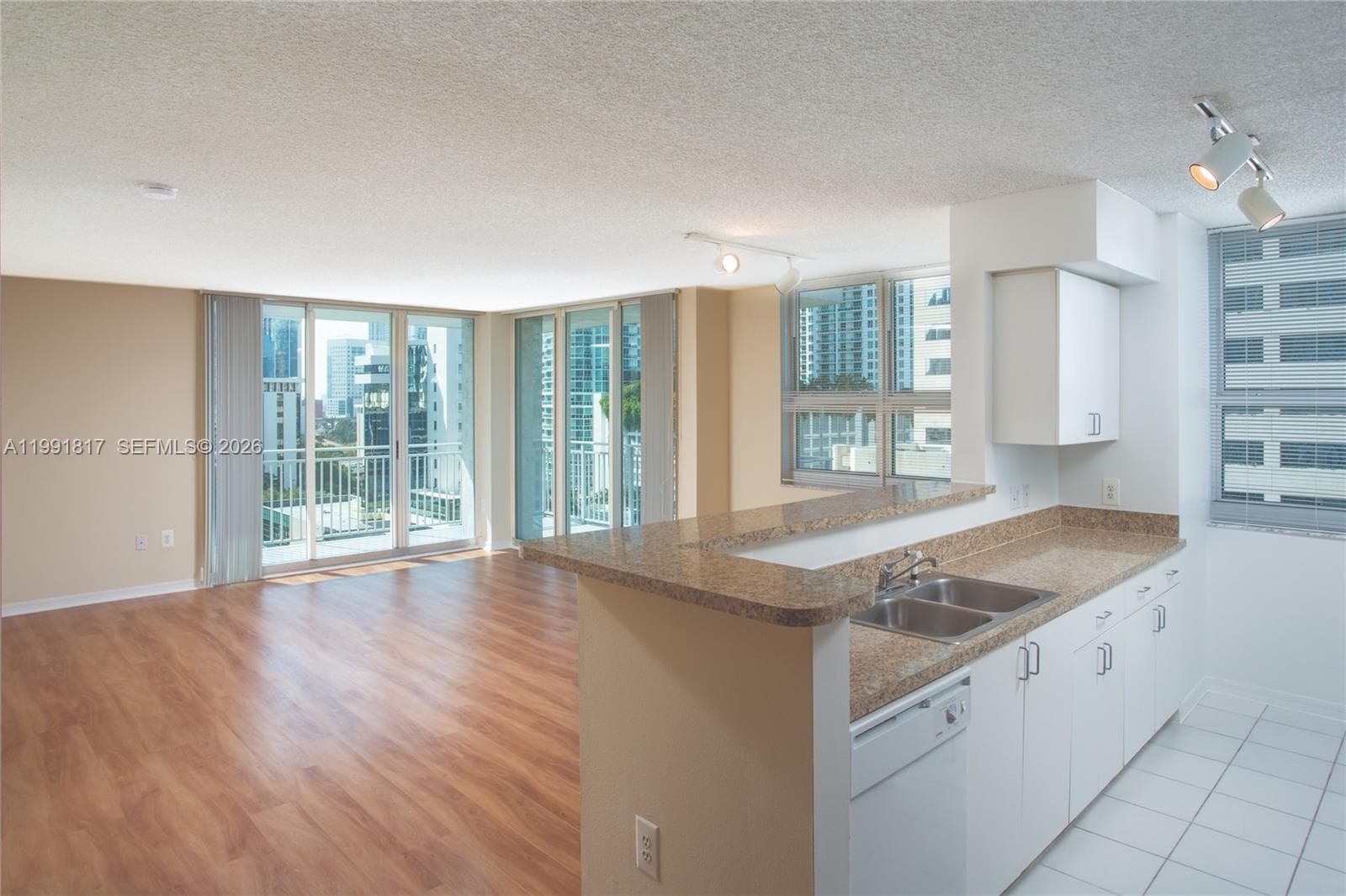 1111 Brickell Bay Dr # 3108, Miami, FL 33131 — zdjęcie 3
