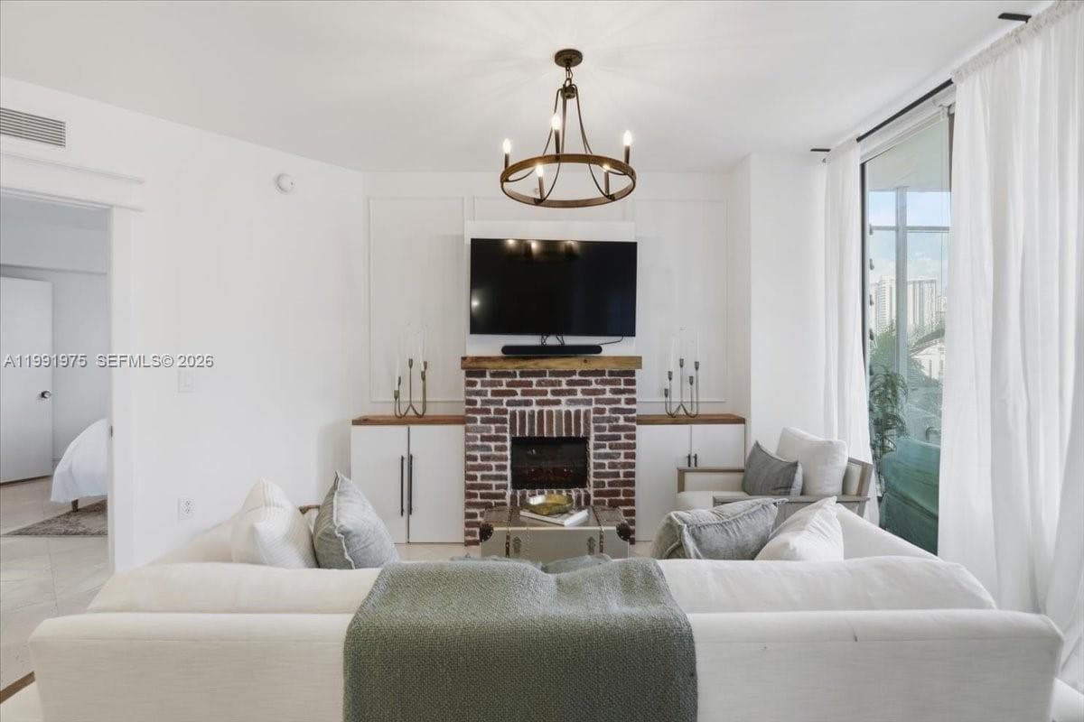 350 S Miami Ave # 1205, Miami, FL 33130 — zdjęcie 3