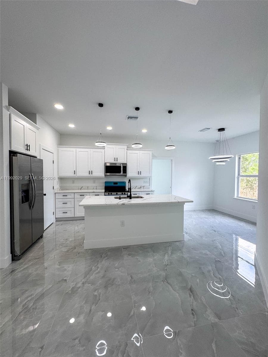 852 Belden Ave, Lehigh Acres, FL 33974 — zdjęcie 4