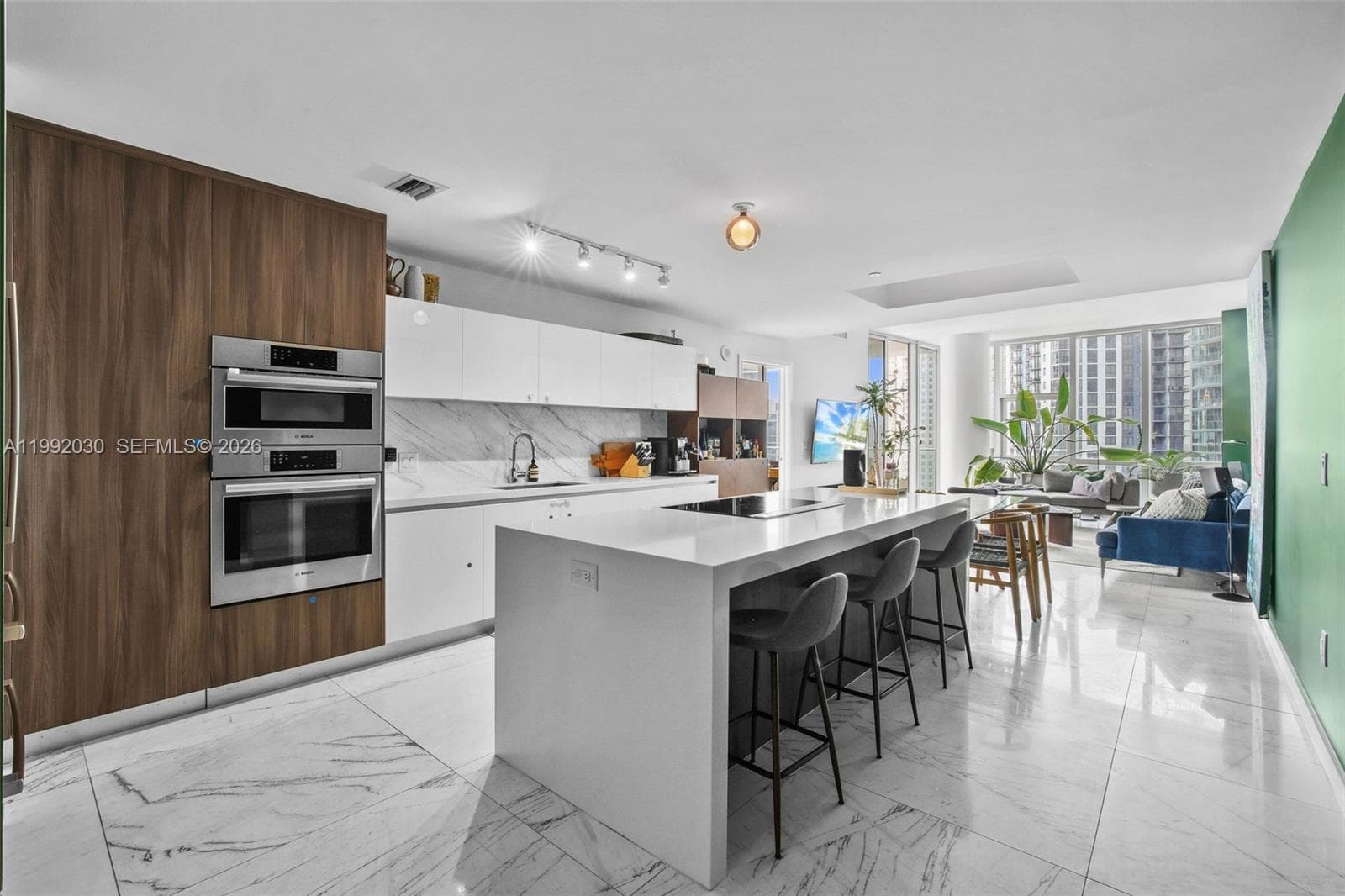 851 NE 1st Ave # 3211, Miami, FL 33132
