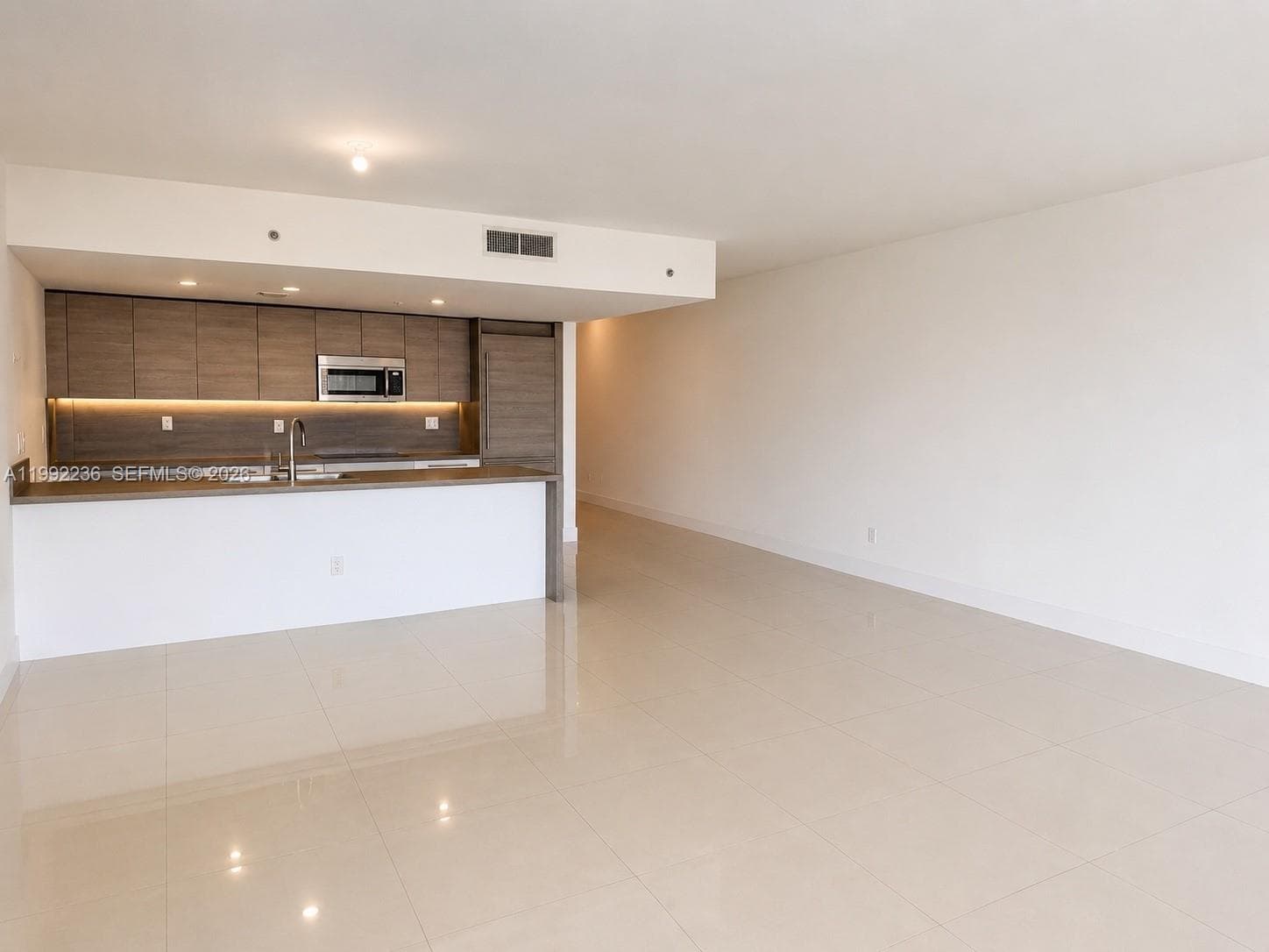 400 Sunny Isles Blvd # 819, Sunny Isles Beach, FL 33160 — zdjęcie 4