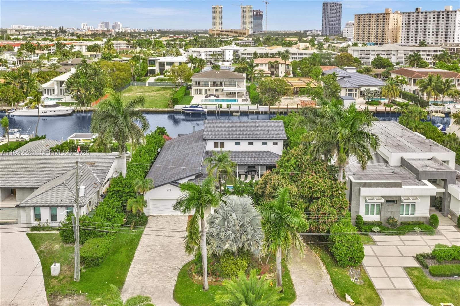 472 Sunset Dr, Hallandale Beach, FL 33009 — zdjęcie 3