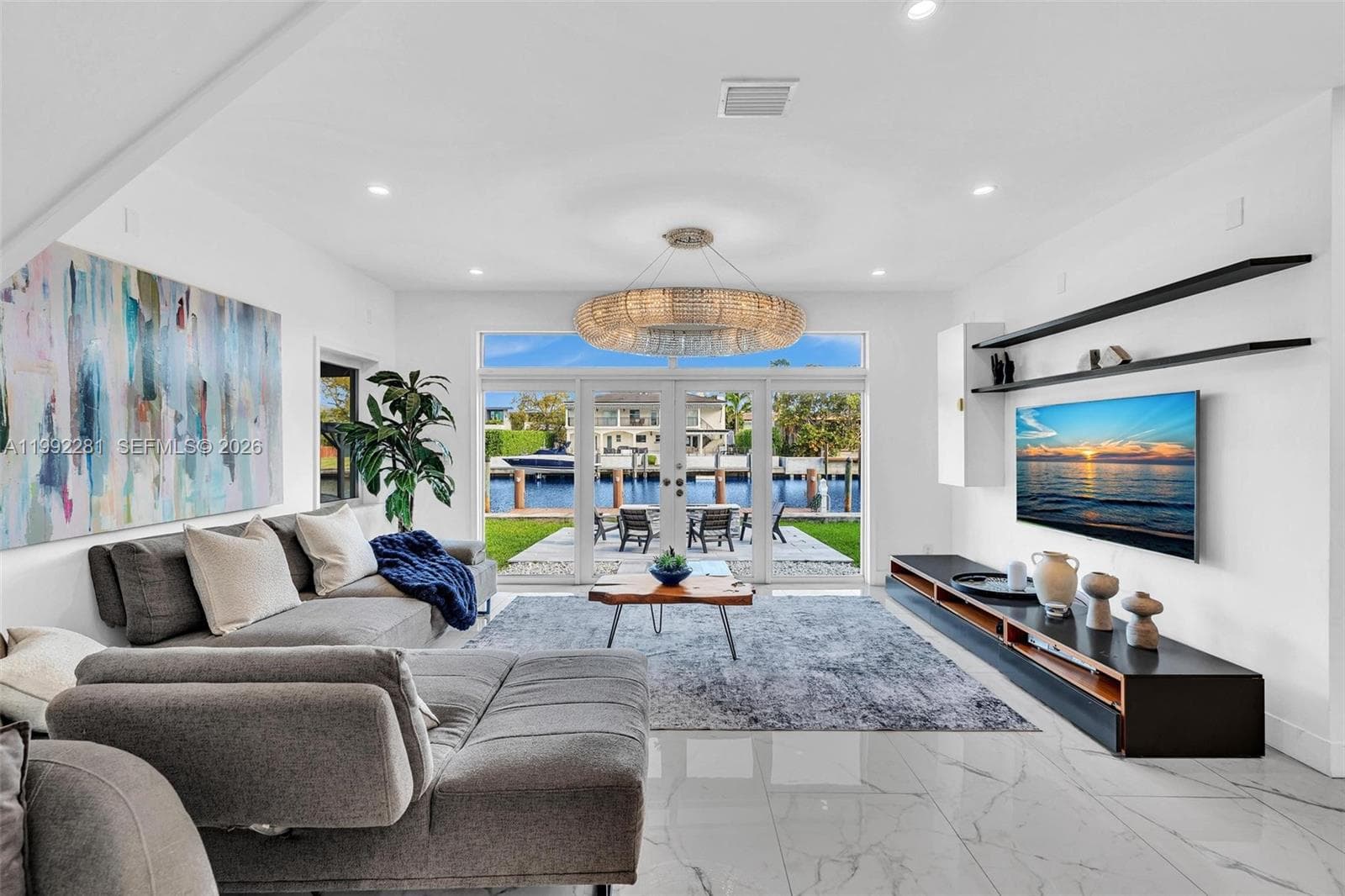 472 Sunset Dr, Hallandale Beach, FL 33009 — zdjęcie 5
