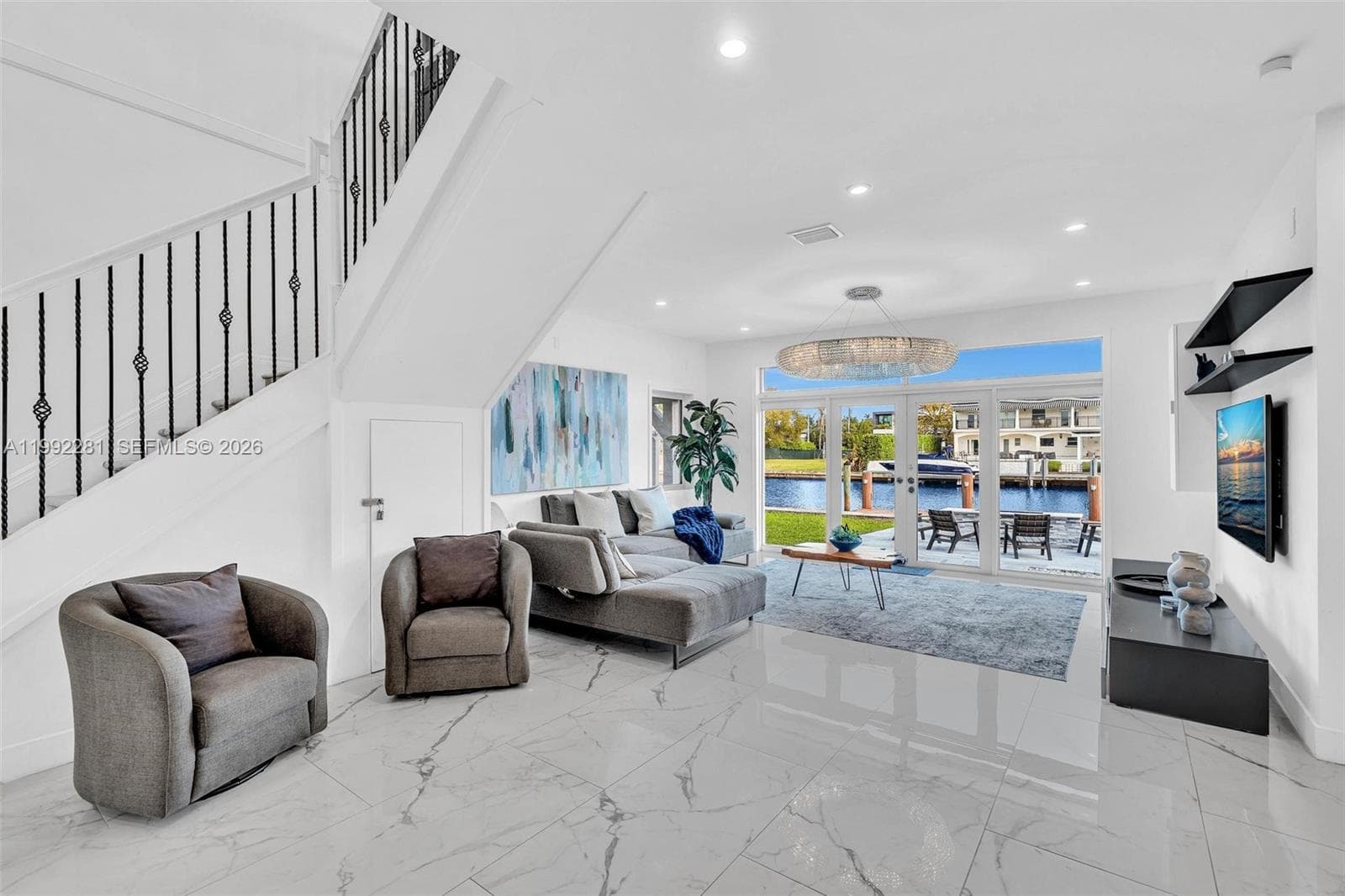 472 Sunset Dr, Hallandale Beach, FL 33009 — zdjęcie 4