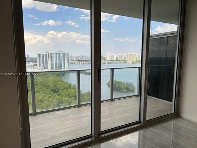 16385 Biscayne Blvd # 2206, North Miami Beach, FL 33160 — zdjęcie 4