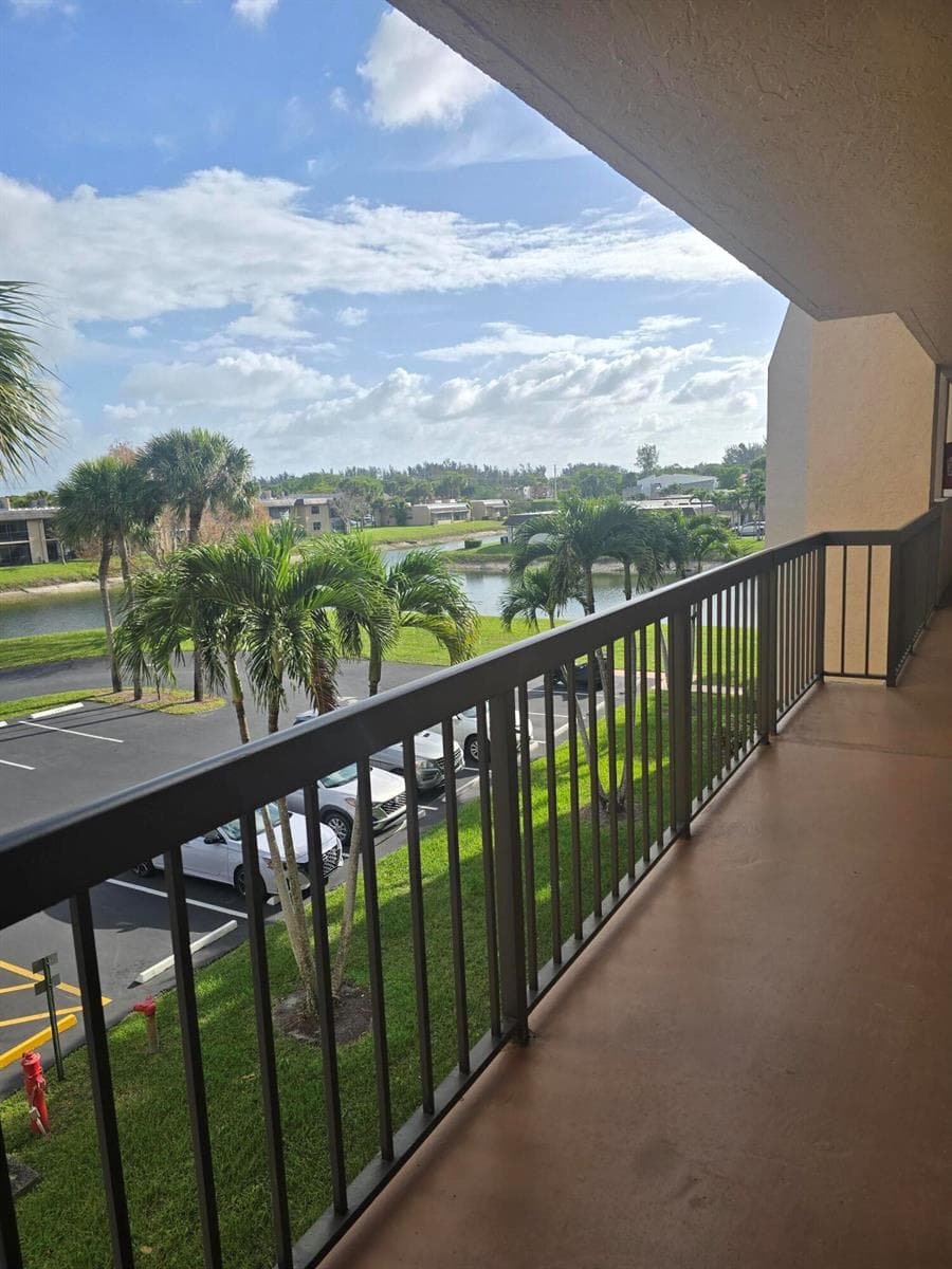 150 Lake Nancy Lane # 320, West Palm Beach, FL 33411 — zdjęcie 2