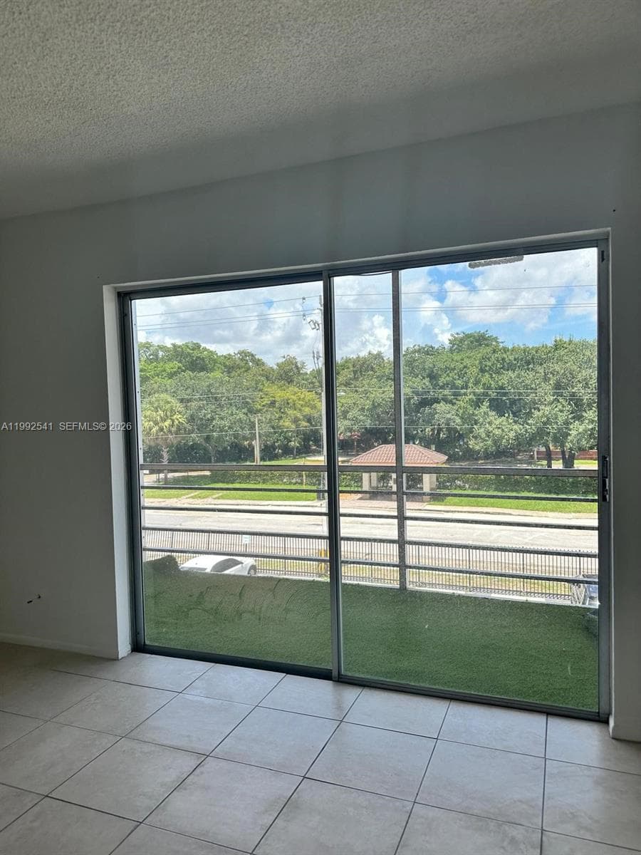4848 NW 24th Ct # 309, Lauderdale Lakes, FL 33313 — zdjęcie 3