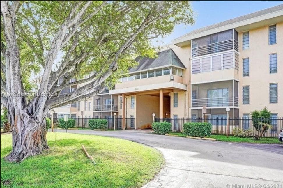 4848 NW 24th Ct # 309, Lauderdale Lakes, FL 33313 — zdjęcie 4