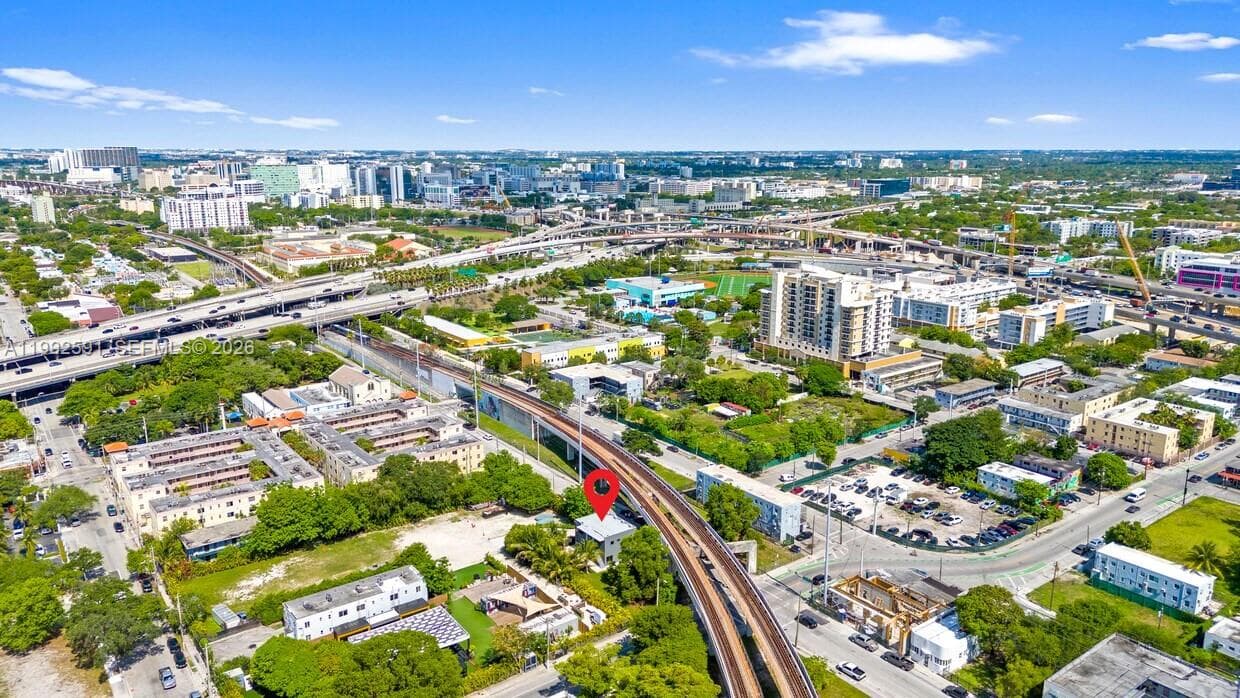 212 NW 11th St, Miami, FL 33136 — zdjęcie 4