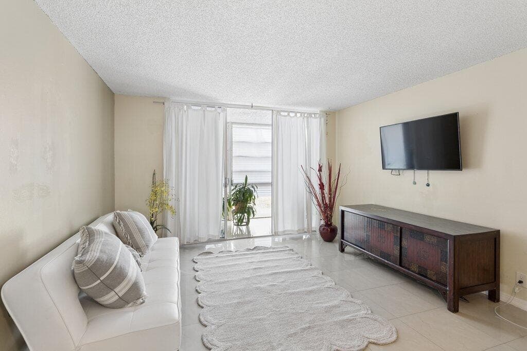 3141 NW 47th Terrace # 124, Lauderdale Lakes, FL 33319 — zdjęcie 2