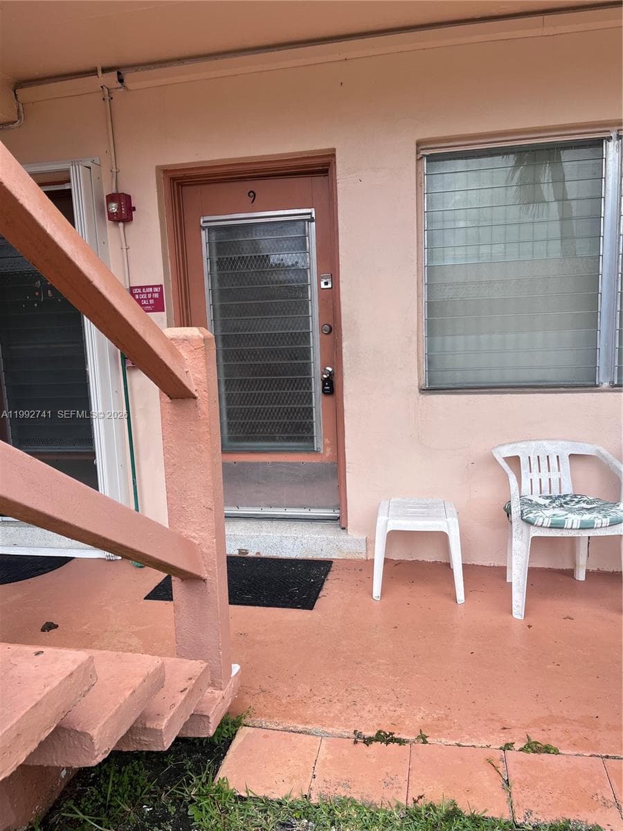 1012 SW 11th St # 9N, Hallandale Beach, FL 33009 — zdjęcie 3