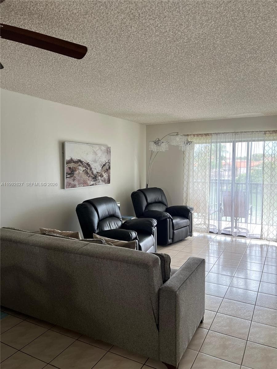 6465 W 27th Ave # 43-202, Hialeah, FL 33016 — zdjęcie 2