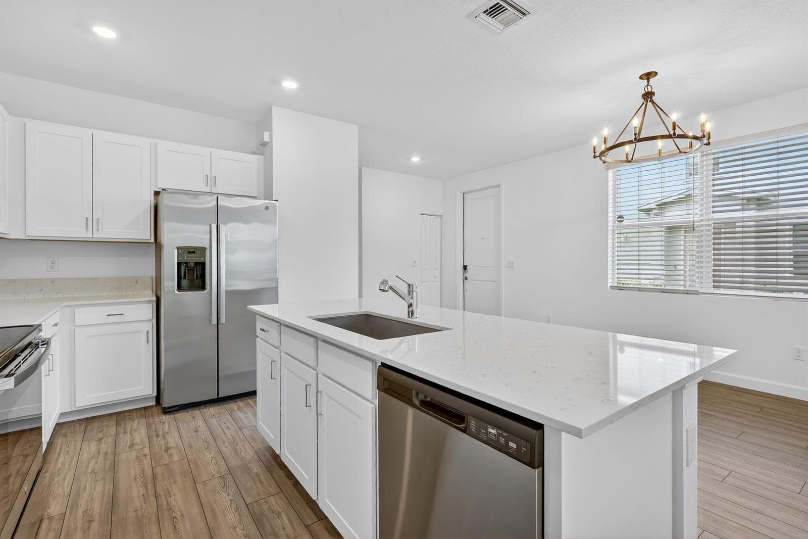 211 SE Woodbark Street, Port St. Lucie, FL 34984 — zdjęcie 3