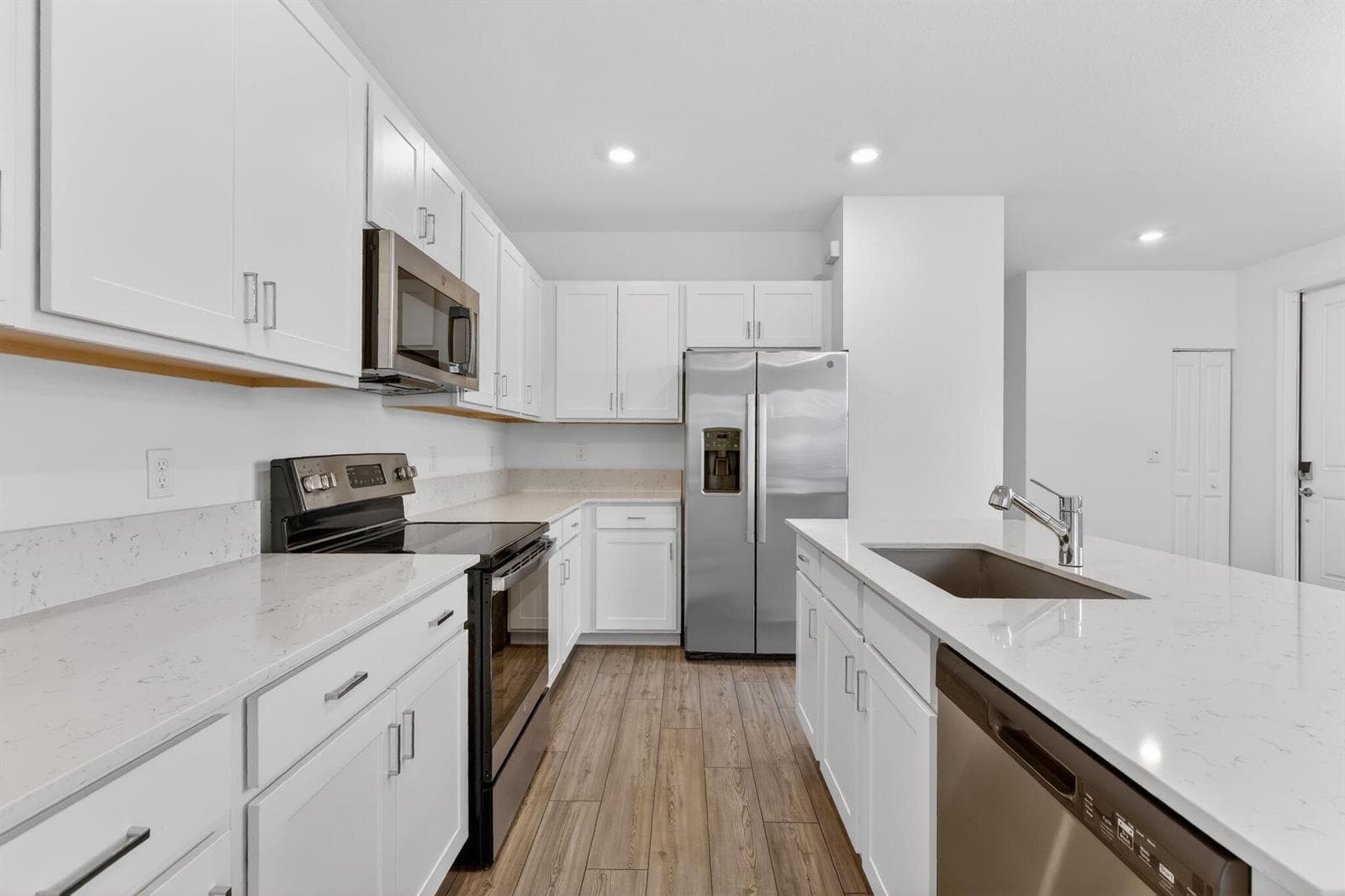 211 SE Woodbark Street, Port St. Lucie, FL 34984 — zdjęcie 5