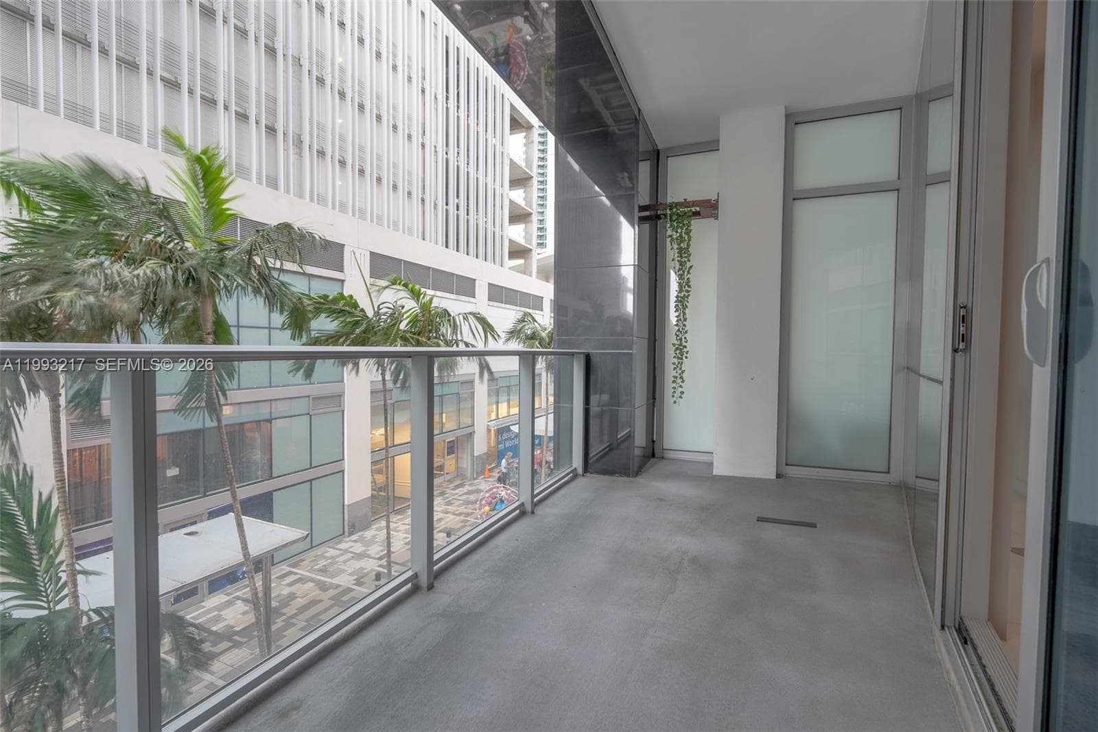 851 NE 1st Ave # 205, Miami, FL 33132 — zdjęcie 2
